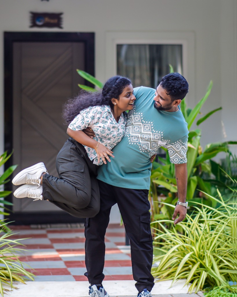 Jeeva Photography Couple Candid